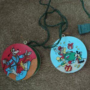 Vintage Disney Christmas light set Mickey, Minnie Mouse, Goofy, Donald Duck